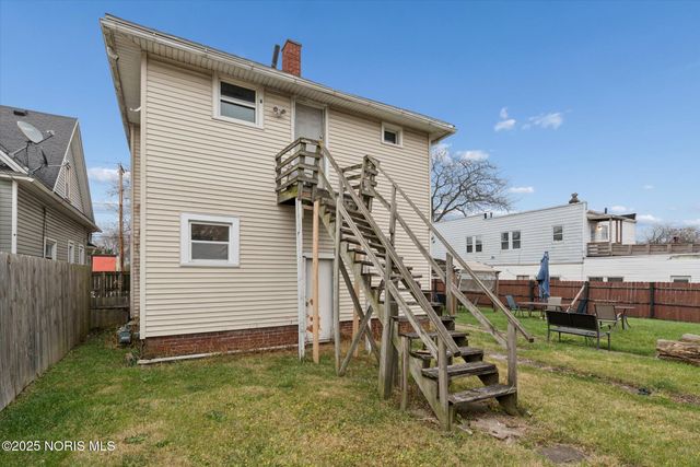 2927 Stickney Avenue, Toledo, OH 43608