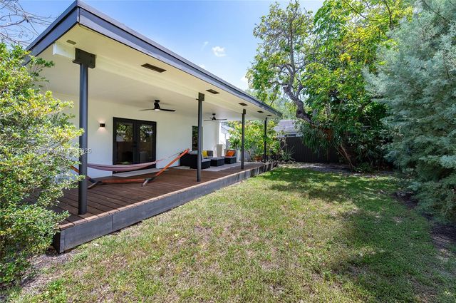 412 NW 41st St, Miami, FL 33127