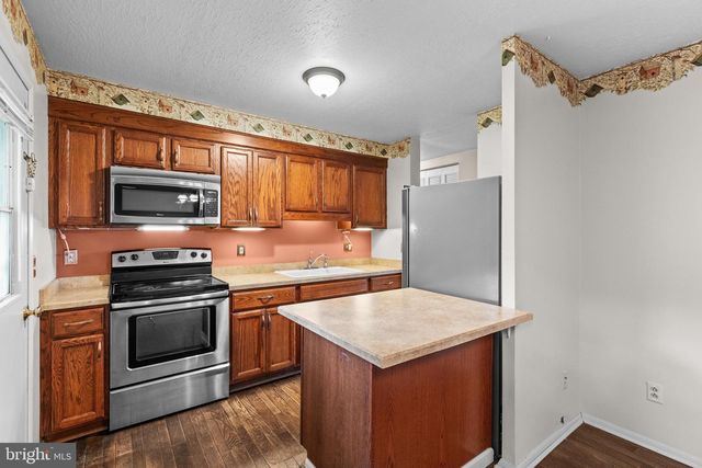182 CLAREMONT DR, Seven Valleys, PA 17360