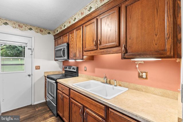 182 CLAREMONT DR, Seven Valleys, PA 17360