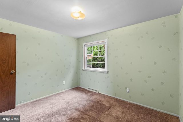 182 CLAREMONT DR, Seven Valleys, PA 17360