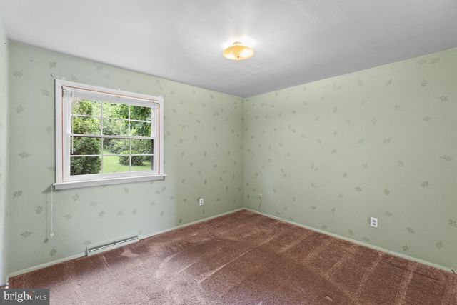 182 CLAREMONT DR, Seven Valleys, PA 17360