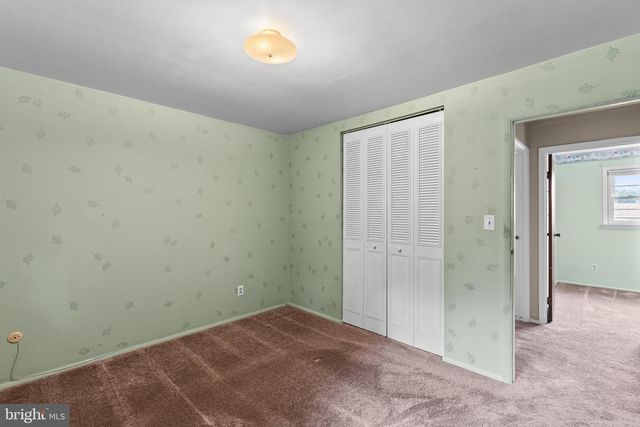 182 CLAREMONT DR, Seven Valleys, PA 17360
