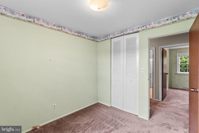 182 CLAREMONT DR, Seven Valleys, PA 17360