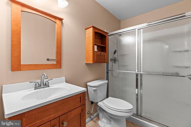 182 CLAREMONT DR, Seven Valleys, PA 17360
