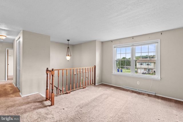 182 CLAREMONT DR, Seven Valleys, PA 17360