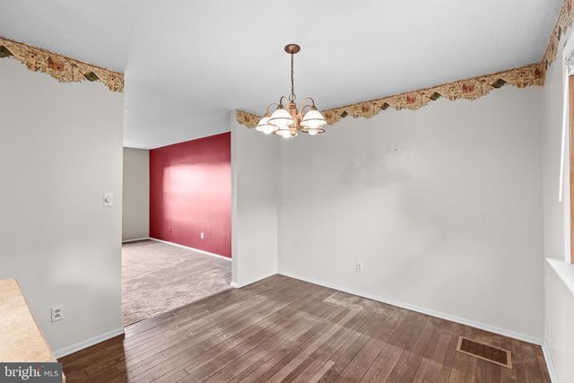 182 CLAREMONT DR, Seven Valleys, PA 17360