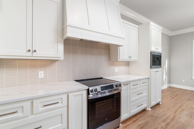 6 Acambaro Place, Hot Springs Village, AR 71909