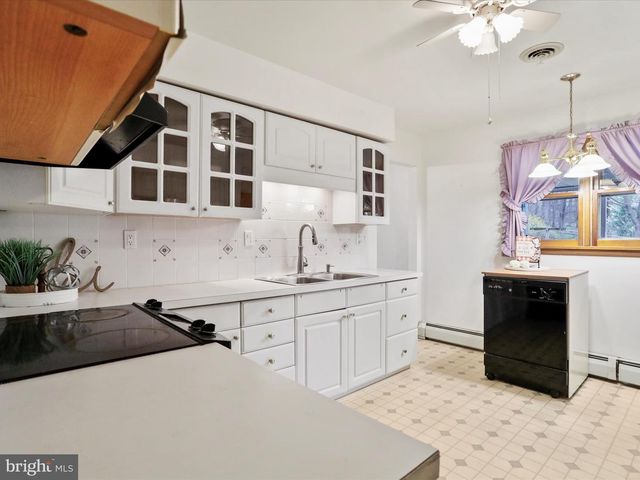 15421 SHAMROCK, Cresaptown, MD 21502