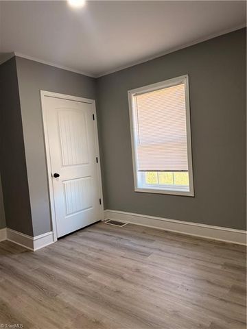 2421 Daisy Street, Winston-salem, NC 27107