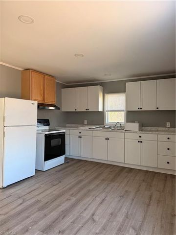 2421 Daisy Street, Winston-salem, NC 27107