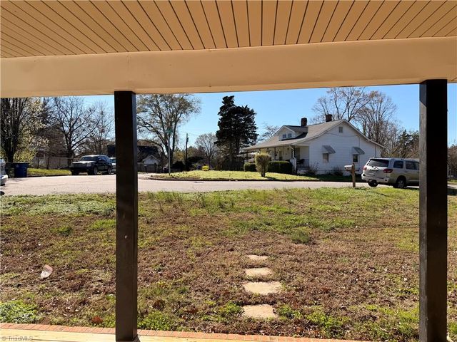 2421 Daisy Street, Winston-salem, NC 27107