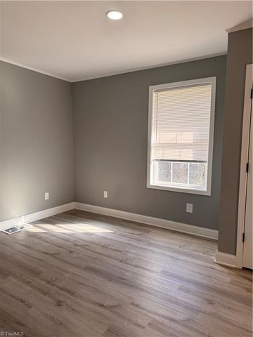 2421 Daisy Street, Winston-salem, NC 27107