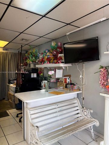 1900 W 60th St, Hialeah, FL 33012