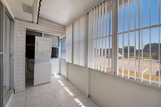 274 Seville L, Delray Beach, FL 33446