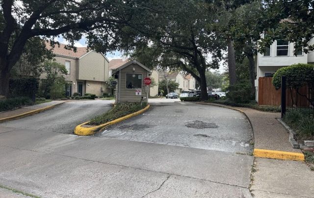 2100 Tanglewilde Street 743, Houston, TX 77063