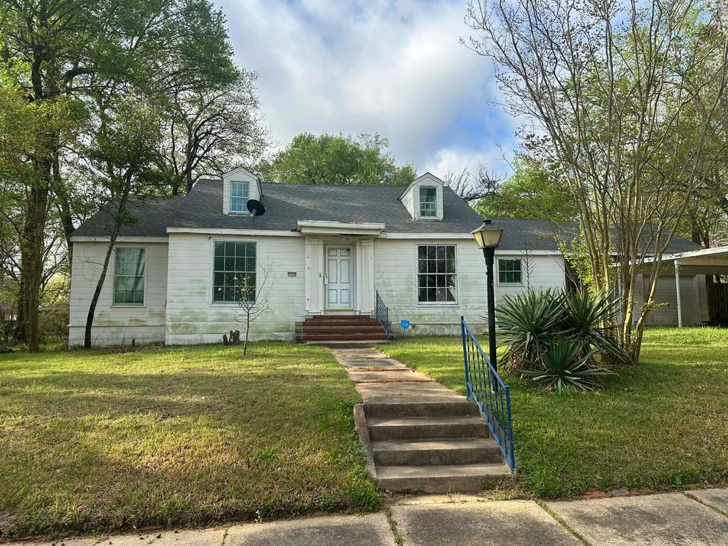 2314 Cleveland Street, Paris, TX 75460