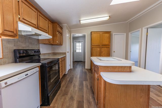 214 STARBURST TRL, Seguin, TX 78155