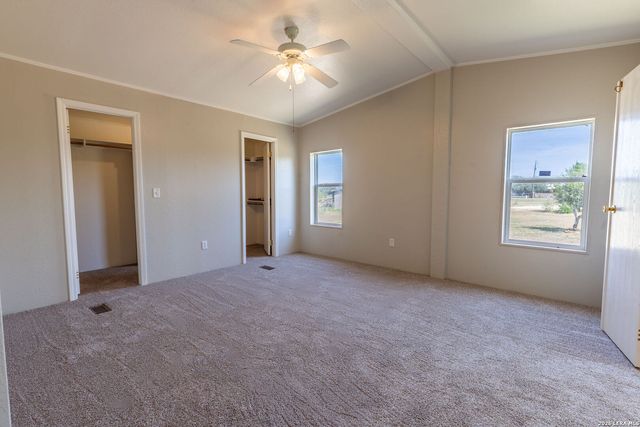 214 STARBURST TRL, Seguin, TX 78155