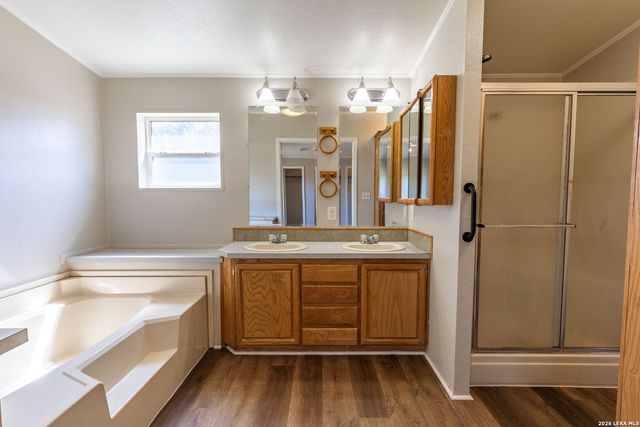 214 STARBURST TRL, Seguin, TX 78155