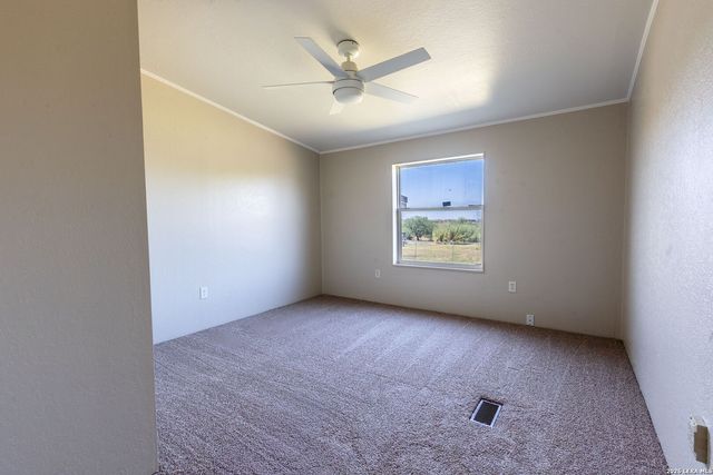 214 STARBURST TRL, Seguin, TX 78155