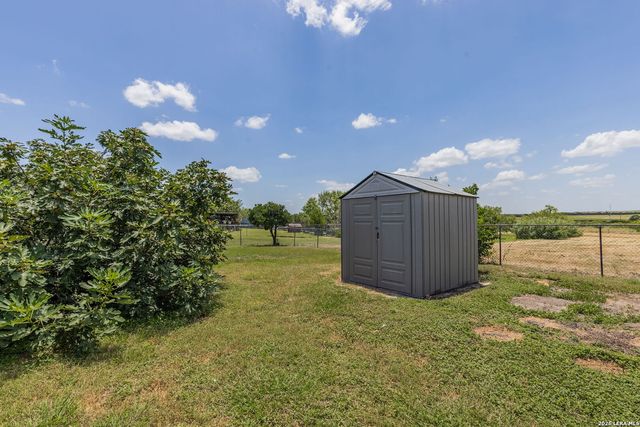 214 STARBURST TRL, Seguin, TX 78155