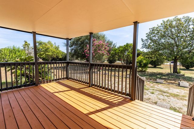 214 STARBURST TRL, Seguin, TX 78155