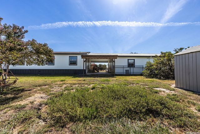 214 STARBURST TRL, Seguin, TX 78155