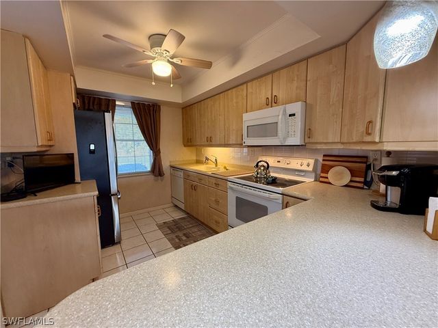 1830 Brantley RD J2, Fort Myers, FL 33907