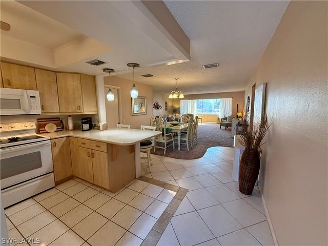 1830 Brantley RD J2, Fort Myers, FL 33907