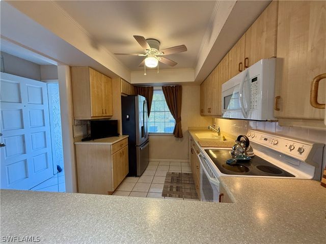 1830 Brantley RD J2, Fort Myers, FL 33907