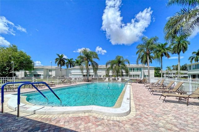 1830 Brantley RD J2, Fort Myers, FL 33907