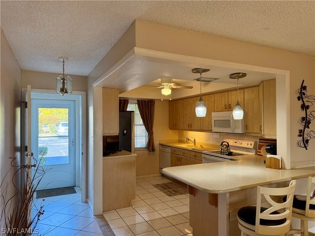 1830 Brantley RD J2, Fort Myers, FL 33907