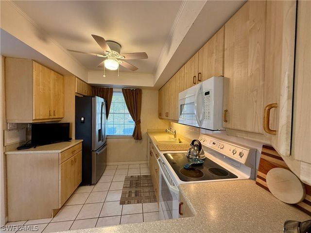 1830 Brantley RD J2, Fort Myers, FL 33907