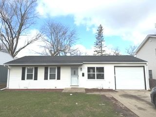 206 Raupp Boulevard, Buffalo Grove, IL 60089