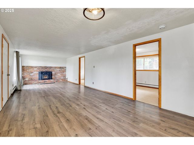 16731 S HARDING Rd, Oregon City, OR 97045