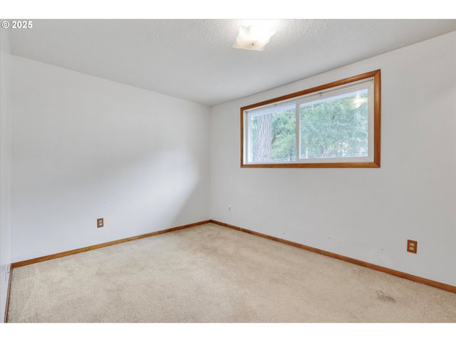 16731 S HARDING Rd, Oregon City, OR 97045