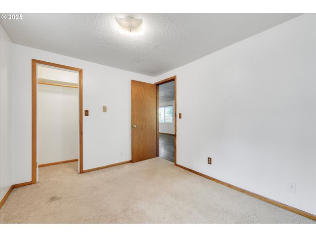 16731 S HARDING Rd, Oregon City, OR 97045