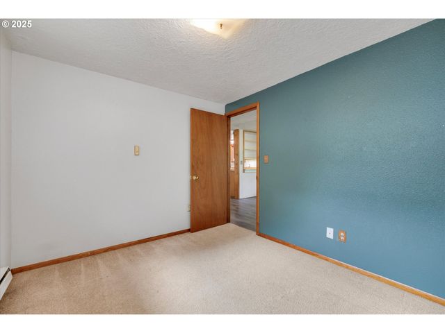 16731 S HARDING Rd, Oregon City, OR 97045