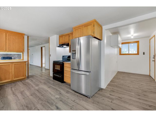 16731 S HARDING Rd, Oregon City, OR 97045