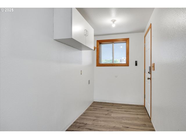 16731 S HARDING Rd, Oregon City, OR 97045