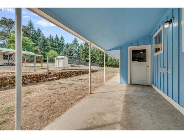 16731 S HARDING Rd, Oregon City, OR 97045