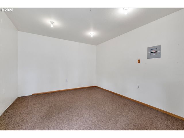 16731 S HARDING Rd, Oregon City, OR 97045