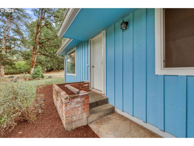 16731 S HARDING Rd, Oregon City, OR 97045