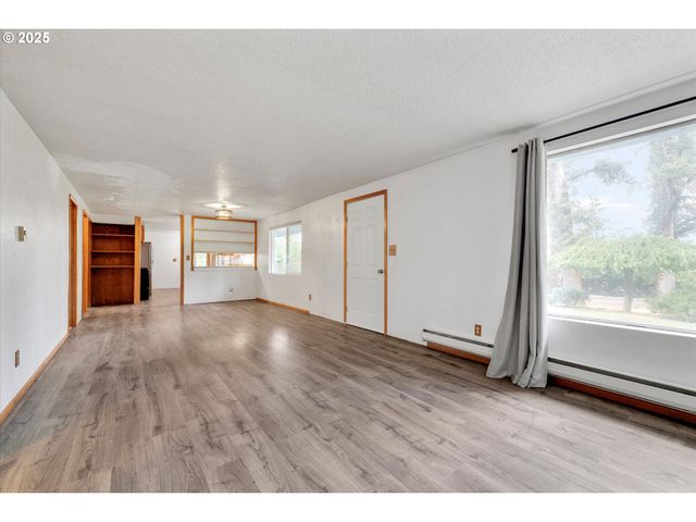 16731 S HARDING Rd, Oregon City, OR 97045