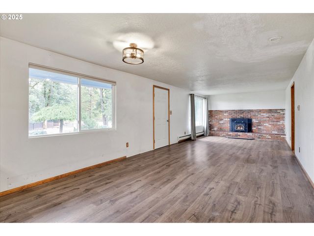 16731 S HARDING Rd, Oregon City, OR 97045