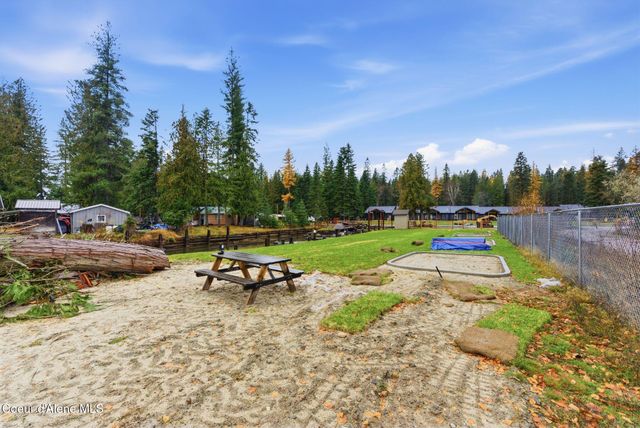 25 Rebecca Ln, Nordman, ID 83848