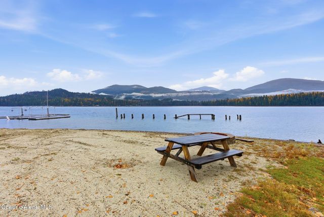 25 Rebecca Ln, Nordman, ID 83848