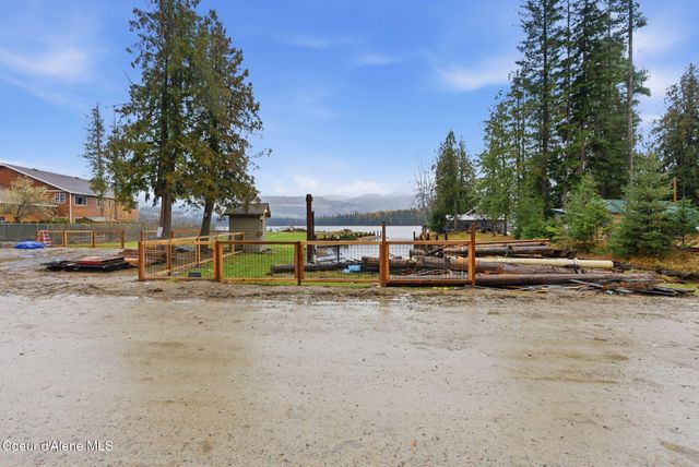 25 Rebecca Ln, Nordman, ID 83848