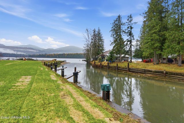 25 Rebecca Ln, Nordman, ID 83848